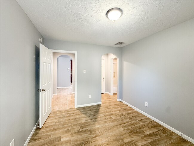 Building Photo - 19214 Garrett Knolls Ln