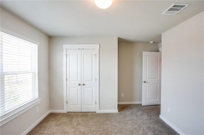 Building Photo - 502 Fiery Skipper Dr