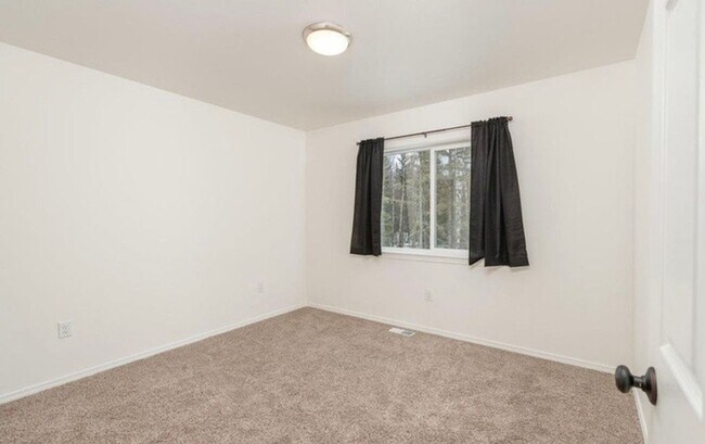 Building Photo - 1777 N Nina Cir