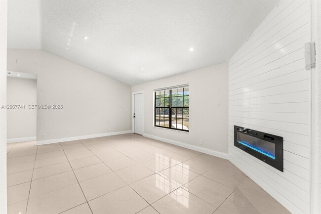 Building Photo - 18055 Sycamore Dr W