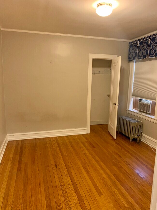 Building Photo - 5741 N Washtenaw Ave