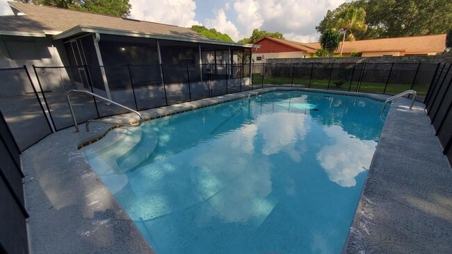 Building Photo - Charming 4-Bed, 2-Bath Home with Pool in Seffner, FL 33584