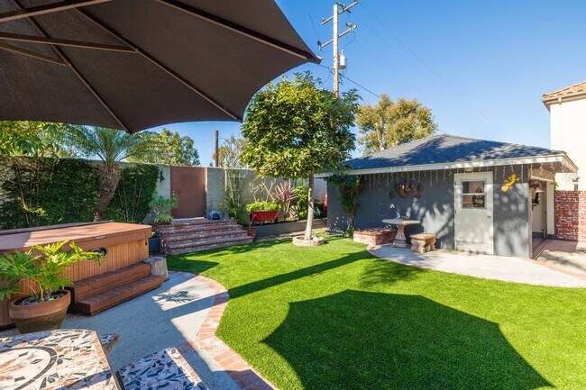 Building Photo - 1605 Lynngrove Dr