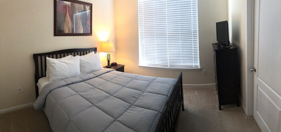 Building Photo - 920 Belle Point Dr