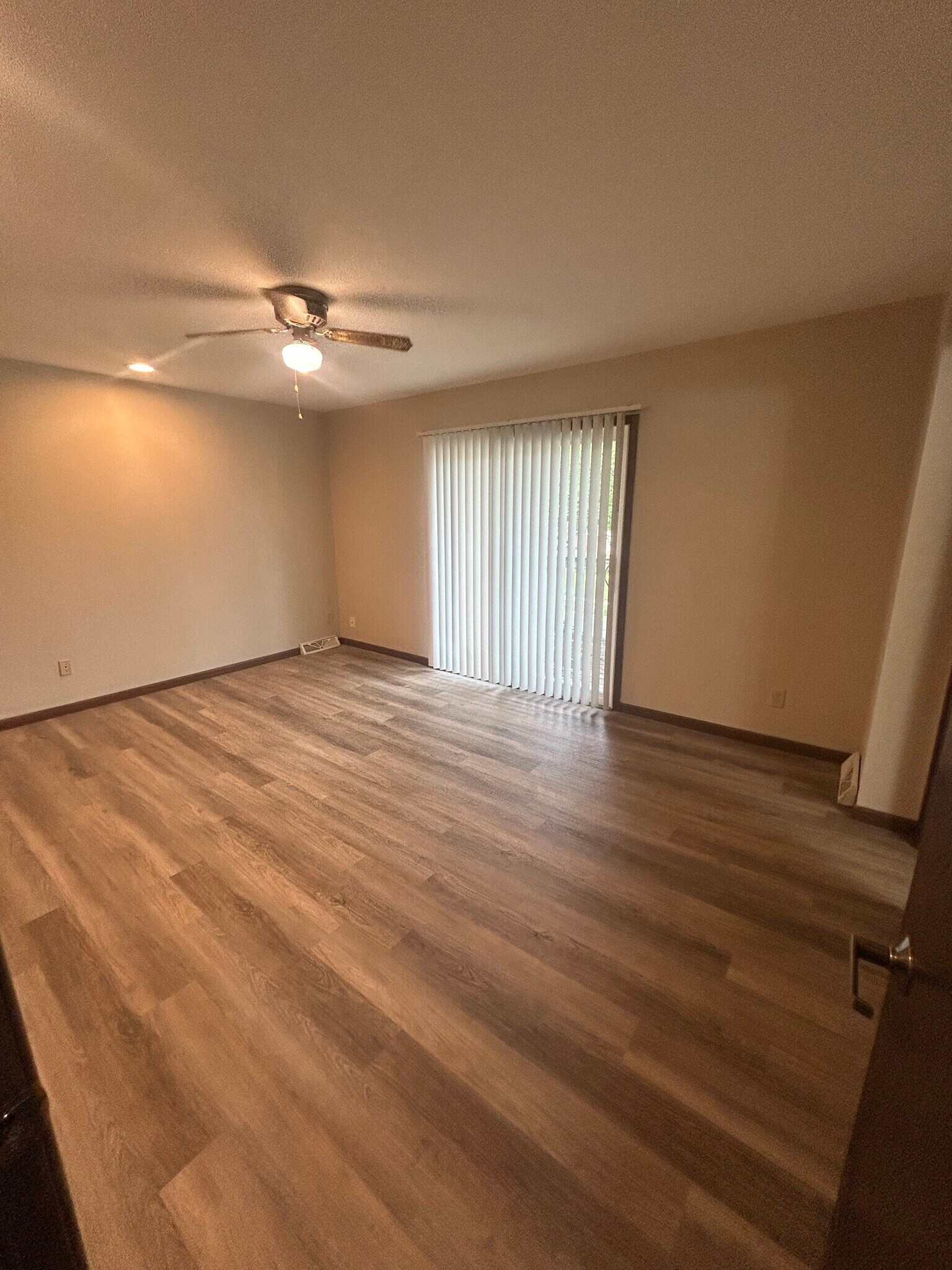 Primary bedroom - 3001 Churchill Dr