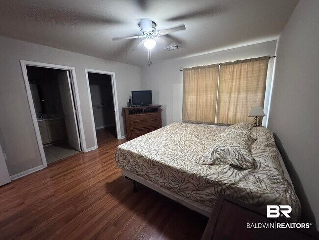 Building Photo - 1517 Regency Rd