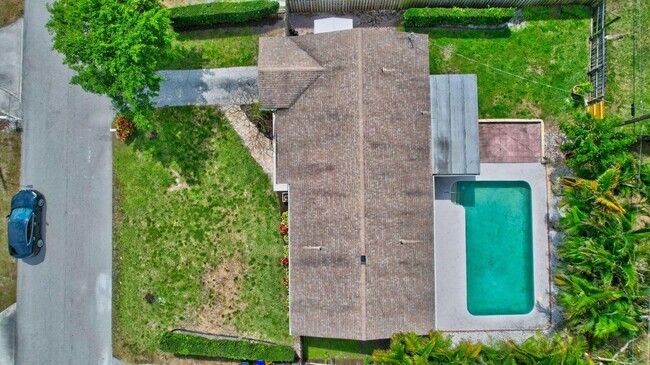 Building Photo - 4163 NW 2nd Ct