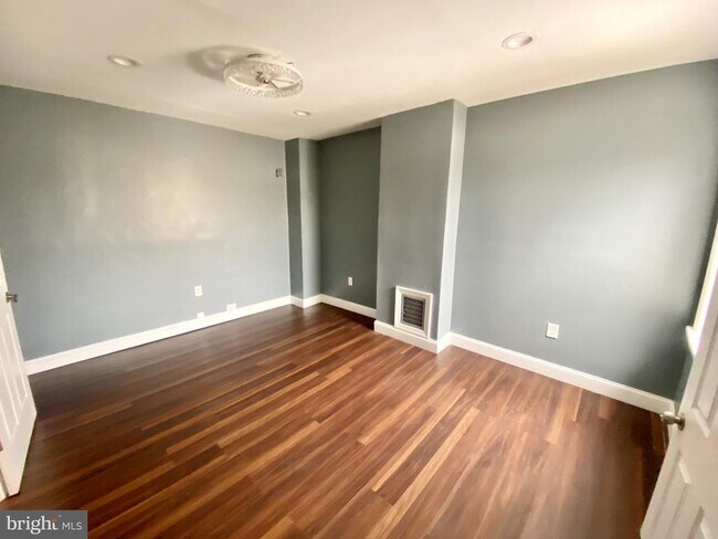 Building Photo - 34 Southard St