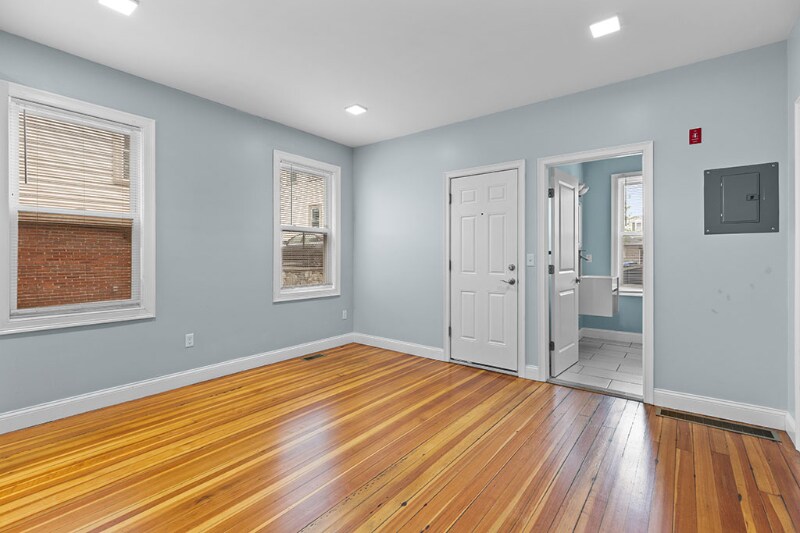 Building Photo - 18 Trenton St