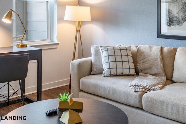 Building Photo - 1225 Utica Dr