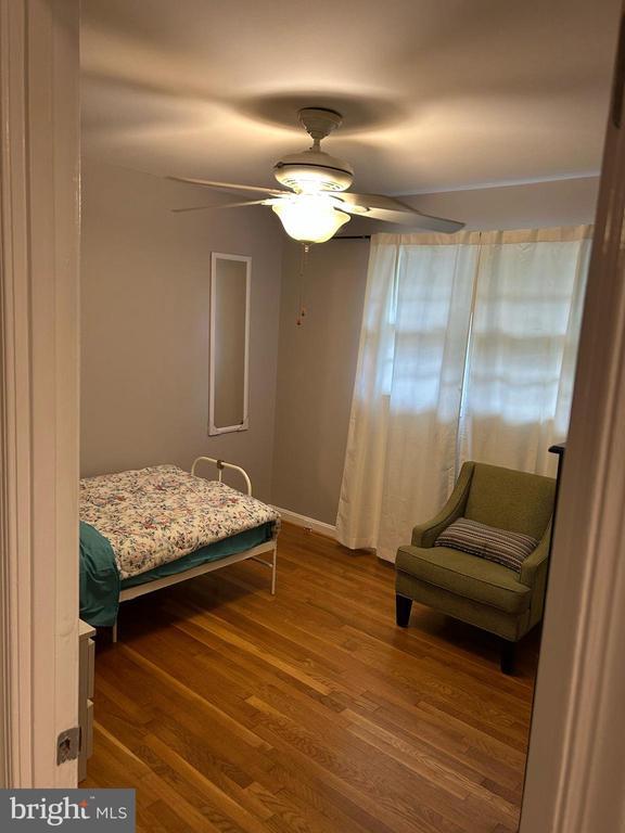 Building Photo - 10710 Tyrone Dr