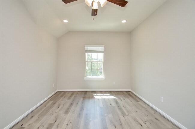 Building Photo - 24918 Meadowthorn Crest Ln