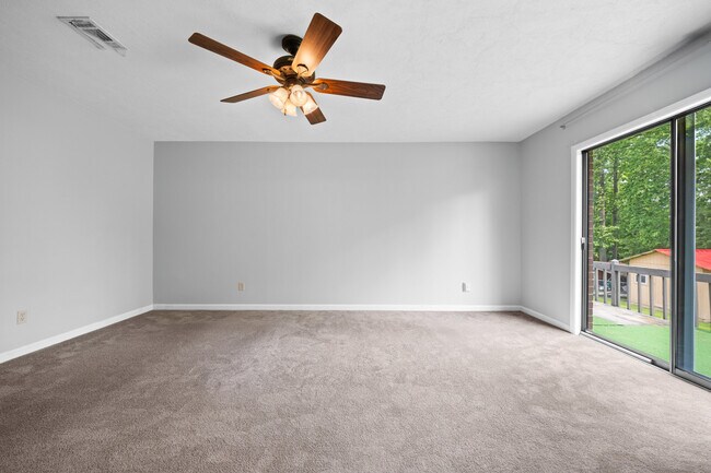 Building Photo - 210 Hillbrook Dr