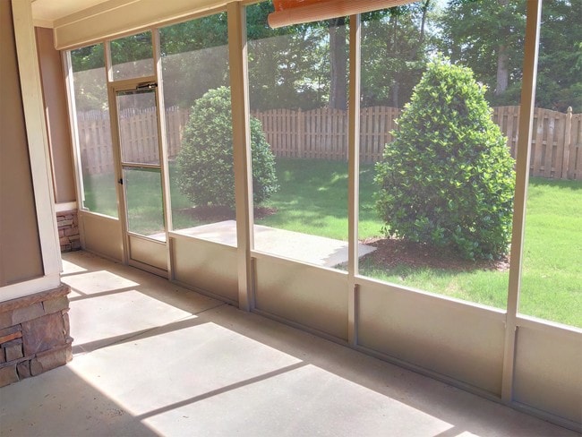 Building Photo - 2907 Blossom Park Drive Southeast