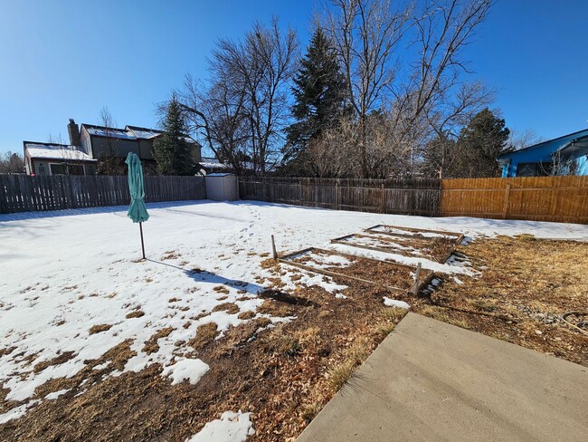 Building Photo - Detached 3 bedroom/2 bath with 2 car garage.