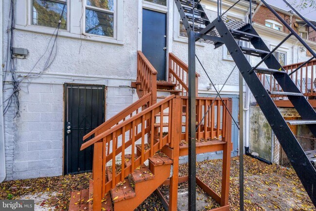 Building Photo - 616 N Woodington Rd