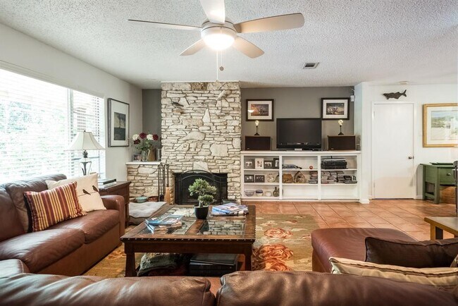 Primary Photo - 2402 Rock Terrace Cir