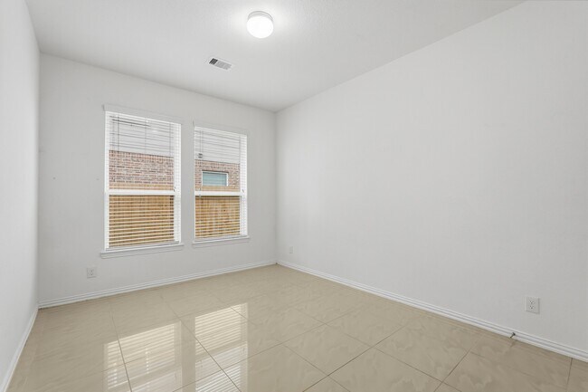 Building Photo - 4703 Goldeneye Dr