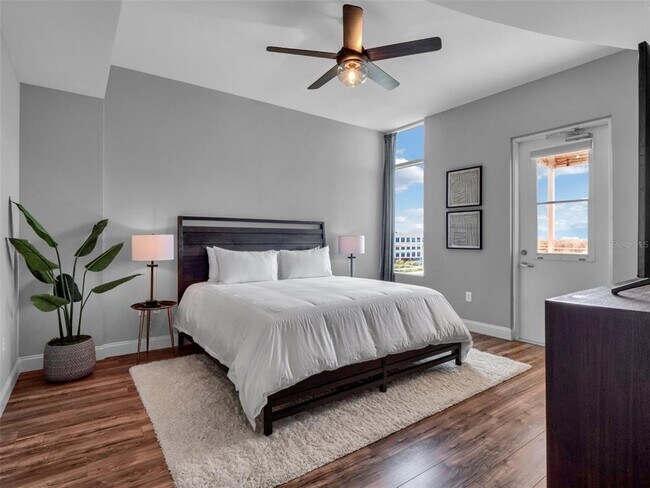 Building Photo - 525 E Jackson St