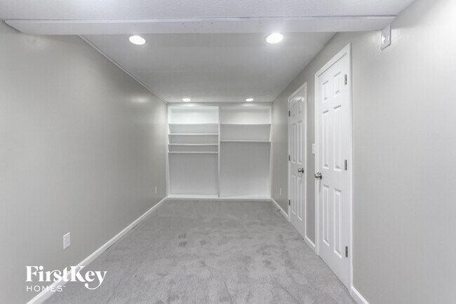 Building Photo - 6286 Forest View Ct