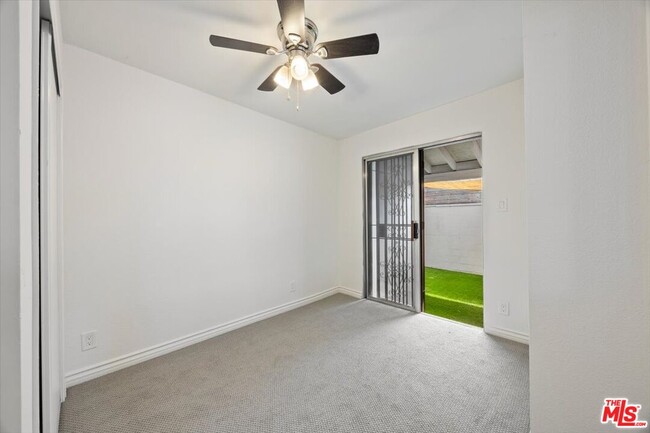 Building Photo - 2840 S Mansfield Ave