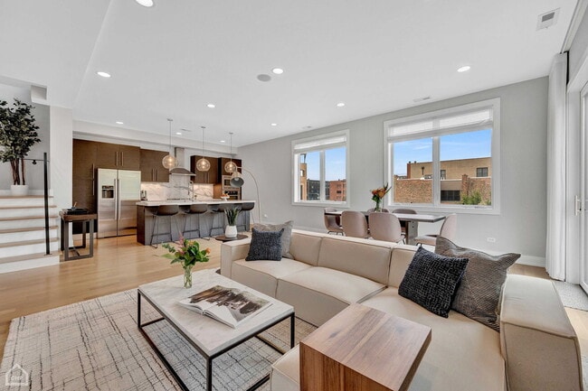 Building Photo - 1312 W Madison St