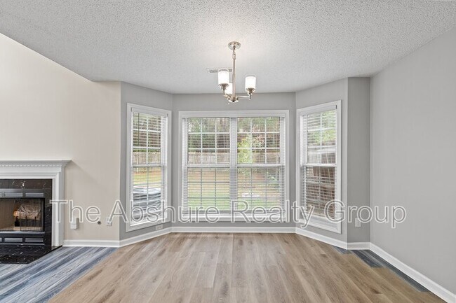Building Photo - 4224 Lake Woodard Dr