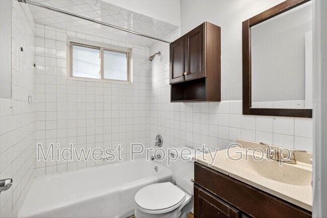 Building Photo - 1225 Night Dr