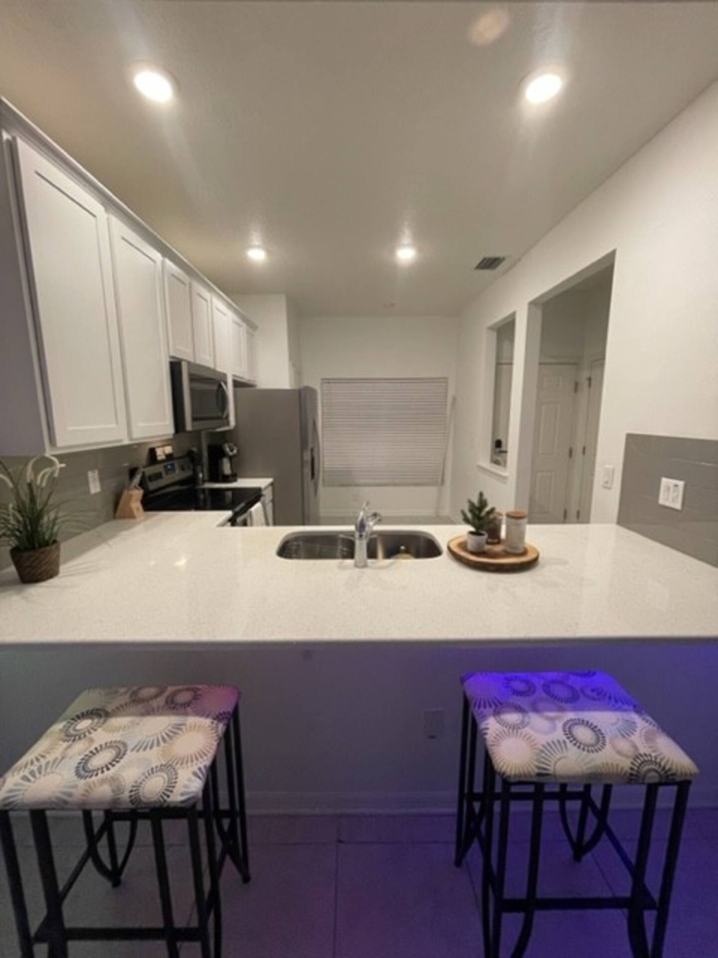 Breakfast nook with LED lighting - 1135 Sleepy Oak Dr