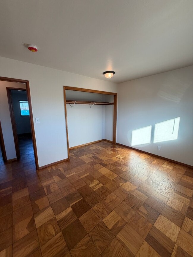 Building Photo - 3 Bedroom Home, Fully Updated