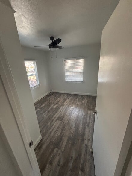 Front bedroom - 4156 W 161st St
