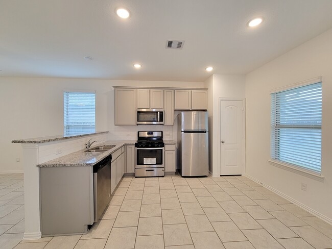 Building Photo - 31351 Horseshoe Meadow Bend Ln