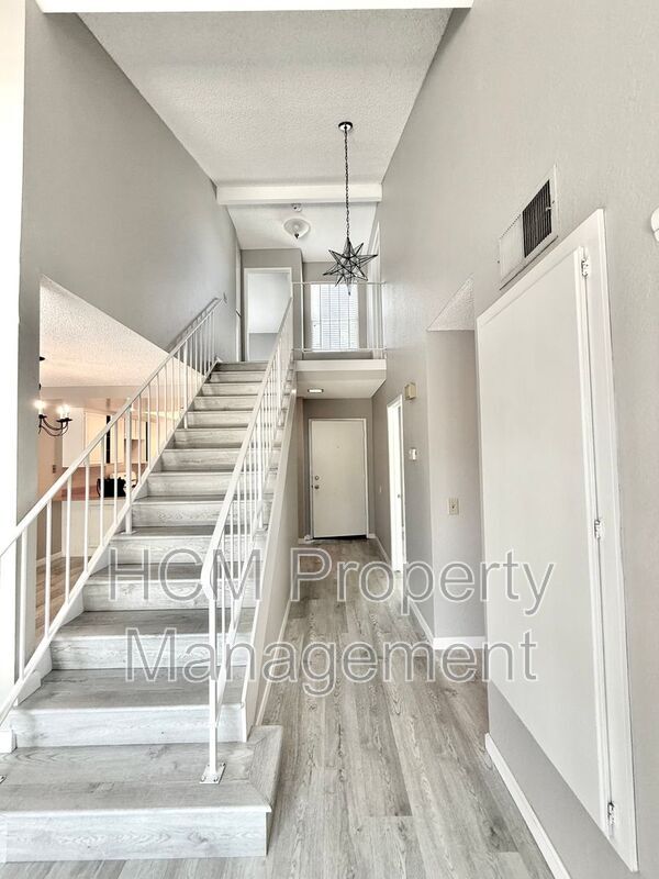 Building Photo - 12168 Mt Vernon Ave