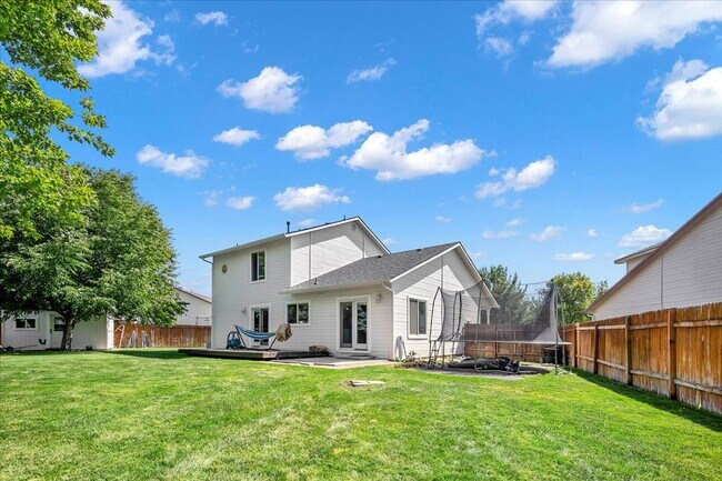 Building Photo - Newly Remodeled 3Bed/3Bath Home In Cut-De-...