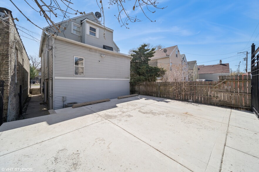 Building Photo - 2622 W Luther St