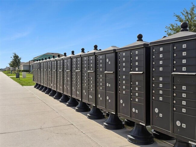 Building Photo - 5580 Maddie Dr