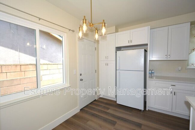 Building Photo - 4511 S A St