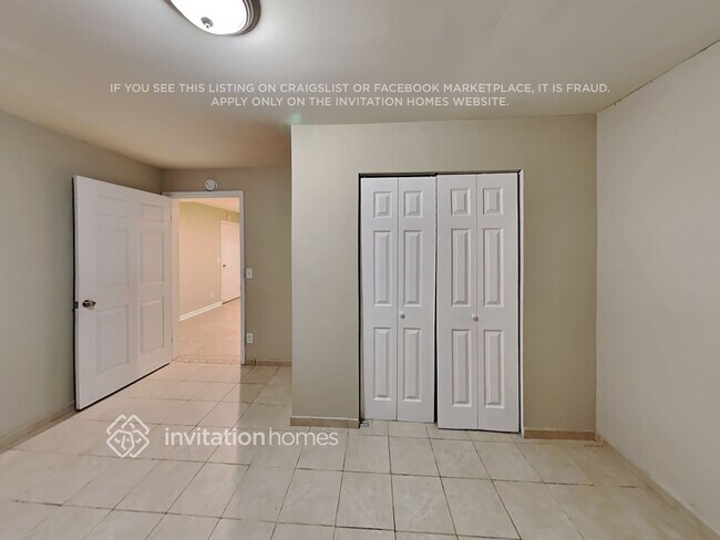 Building Photo - 3305 Catalina Dr