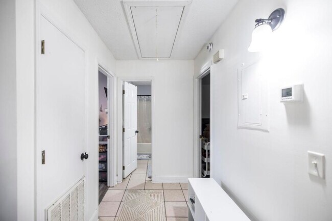 Building Photo - 130 Wrights Mill Cir