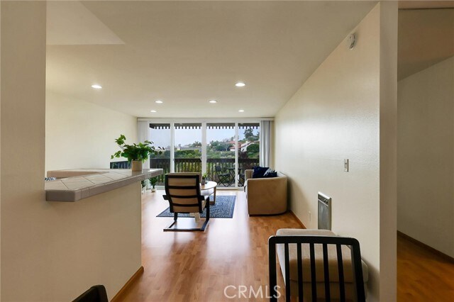 Building Photo - 6542 Ocean Crest Dr