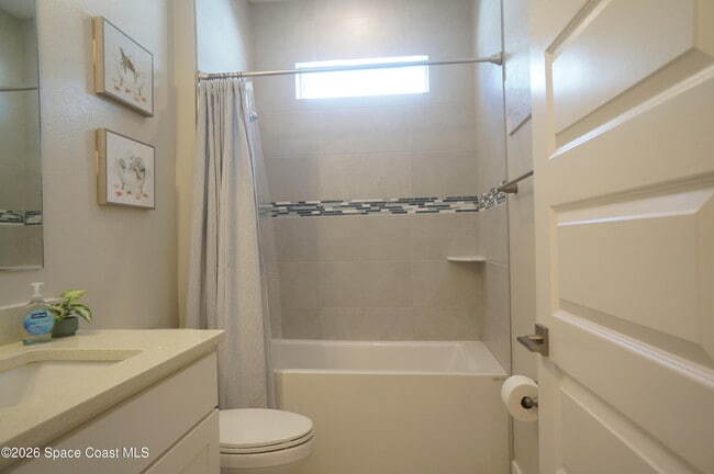 Building Photo - 787 Clearwater Ave