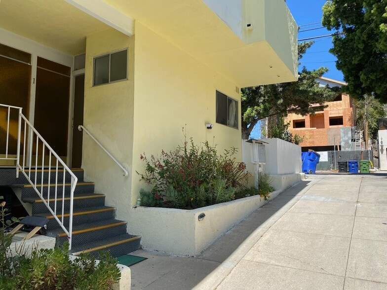 Front entrance with a view of the street - 2036 6th St