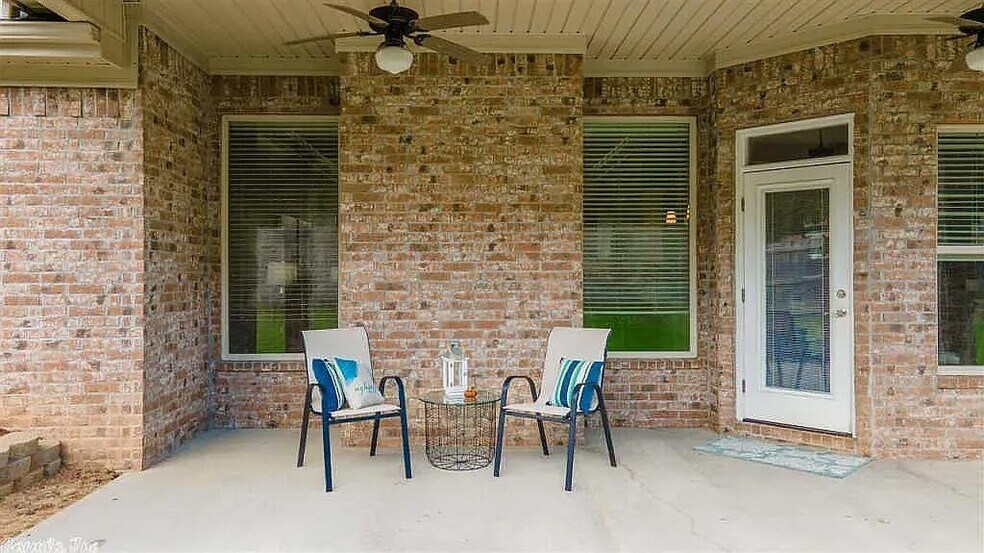 Building Photo - 9309 Meadow Gardens Cir