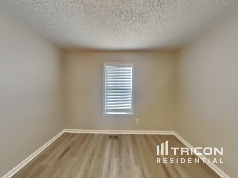 Building Photo - 232 Grassmire Dr