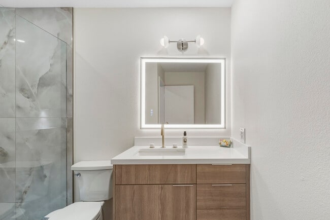 Building Photo - 269 Vista Royale Cir W