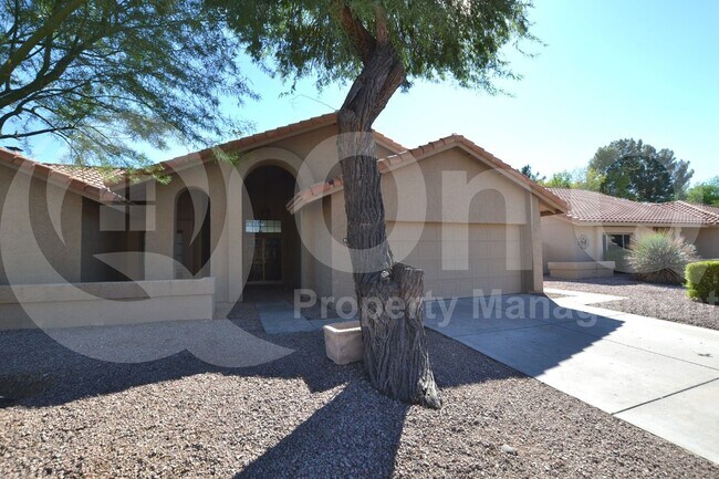 Primary Photo - 2409 W Marlboro Dr