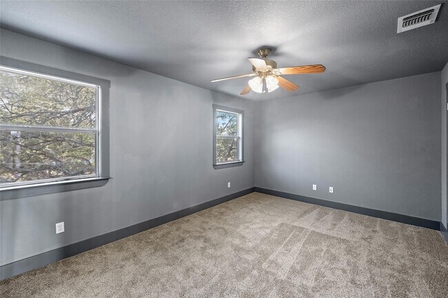 Building Photo - 38 Deer Ridge Rd