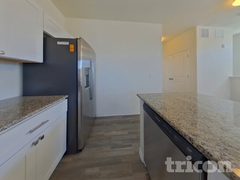 Building Photo - 791 Endeavor Wy