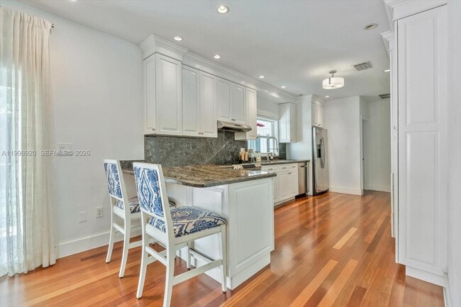 Building Photo - 186 Edgewater Dr