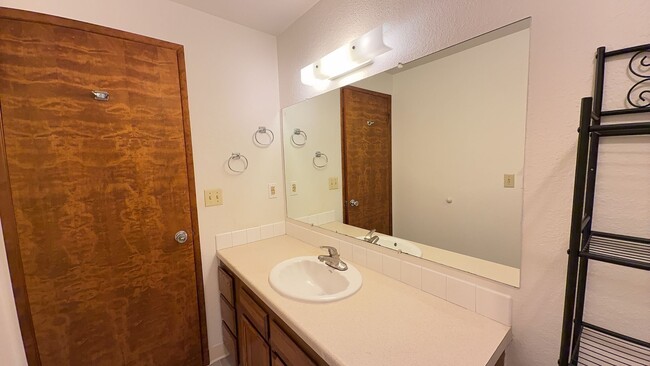 Building Photo - FAR125-Chicago